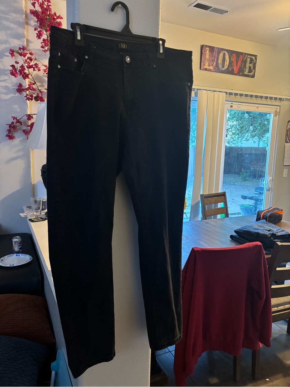Straight Leg Women’s Jeans in Black - Classic Everyday Style